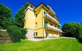 Idyllische Wohnung Mit Garten!